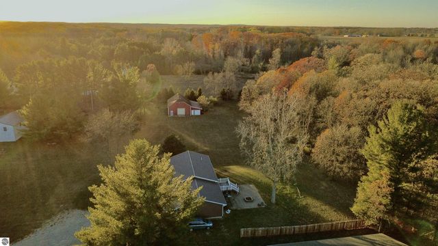 330 W Broomfield Road, Mt Pleasant, MI 48858