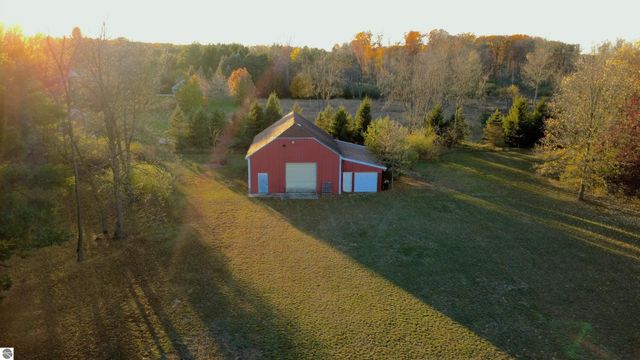 330 W Broomfield Road, Mt Pleasant, MI 48858