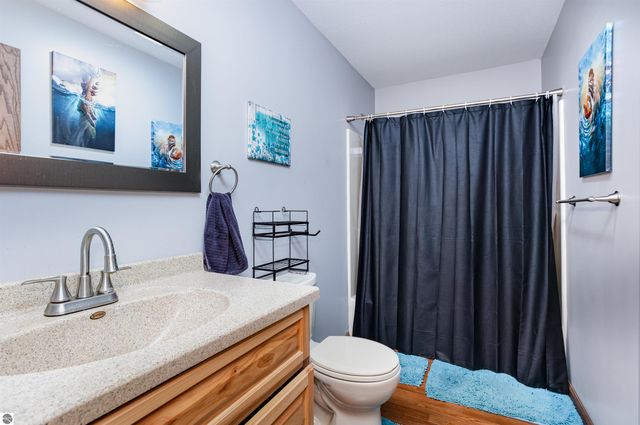 330 W Broomfield Road, Mt Pleasant, MI 48858