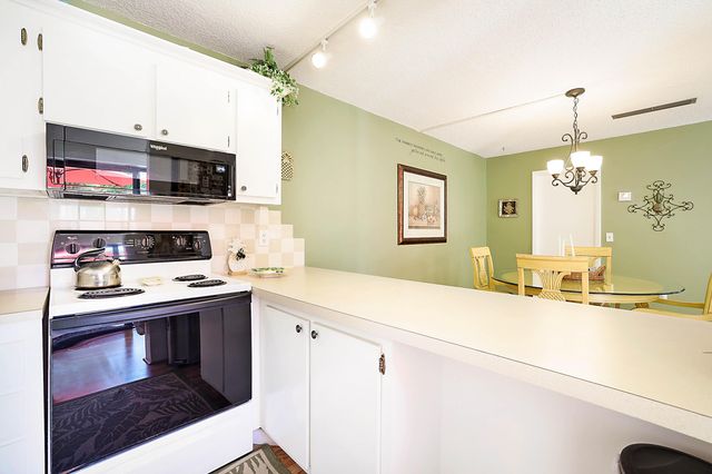 825 Center Street 11c, Jupiter, FL 33458