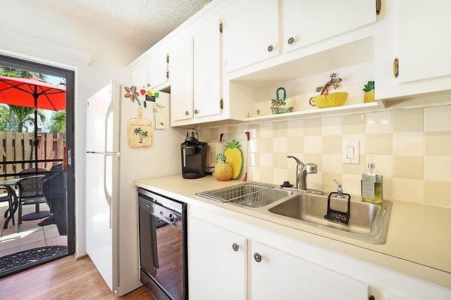 825 Center Street 11c, Jupiter, FL 33458