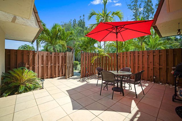 825 Center Street 11c, Jupiter, FL 33458