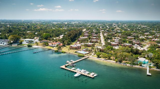 825 Center Street 11c, Jupiter, FL 33458