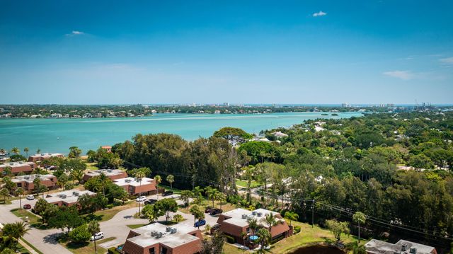 825 Center Street 11c, Jupiter, FL 33458