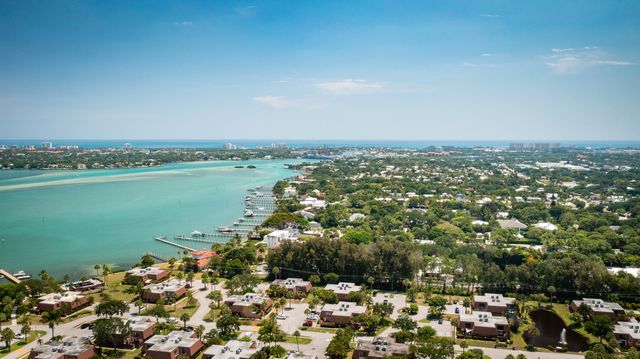 825 Center Street 11c, Jupiter, FL 33458