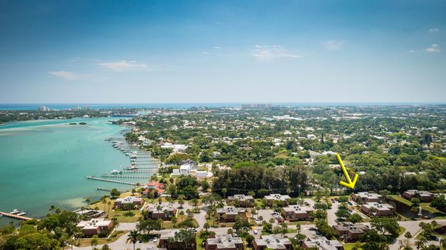 825 Center Street 11c, Jupiter, FL 33458