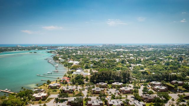 825 Center Street 11c, Jupiter, FL 33458