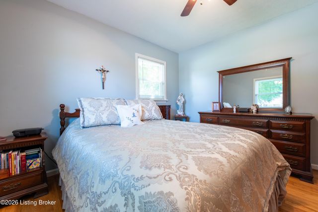 2602 Alps Rd, Louisville, KY 40216