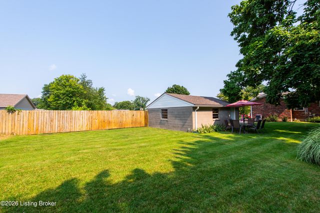2602 Alps Rd, Louisville, KY 40216