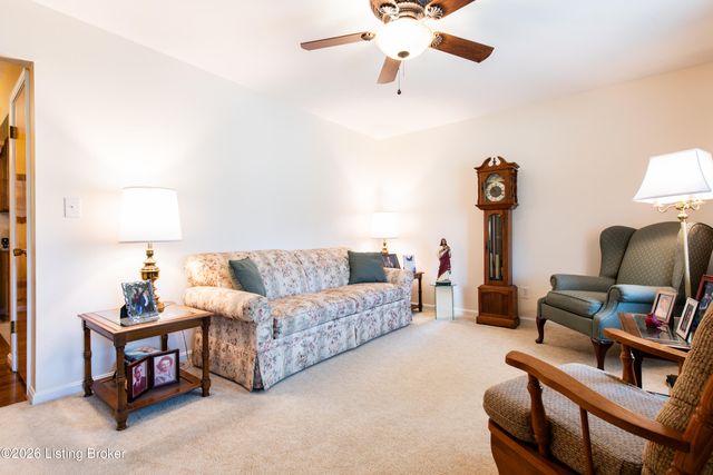 2602 Alps Rd, Louisville, KY 40216