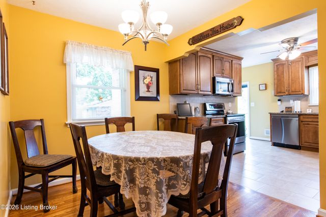 2602 Alps Rd, Louisville, KY 40216