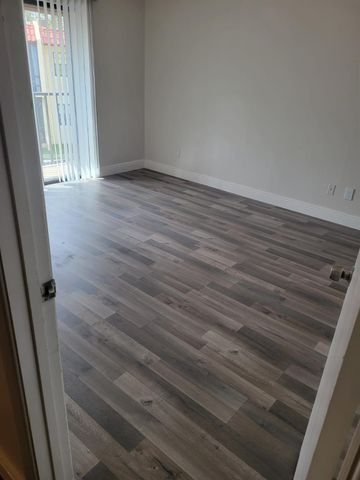 2050 Oleander Boulevard 10-105, Fort Pierce, FL 34950