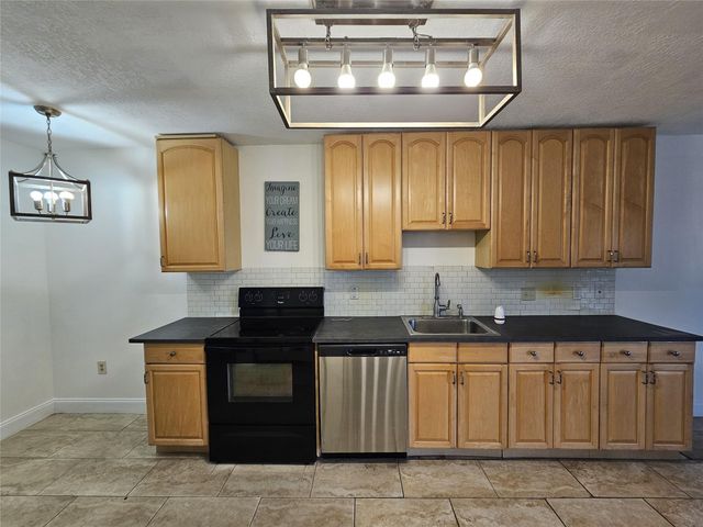 2050 Oleander Boulevard 10-105, Fort Pierce, FL 34950