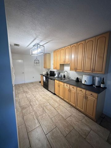 2050 Oleander Boulevard 10-105, Fort Pierce, FL 34950