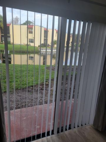 2050 Oleander Boulevard 10-105, Fort Pierce, FL 34950