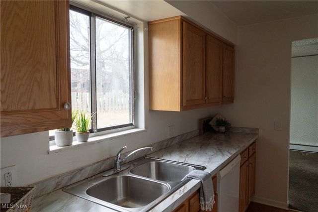 1415 Shaffer Drive, Lorain, OH 44053