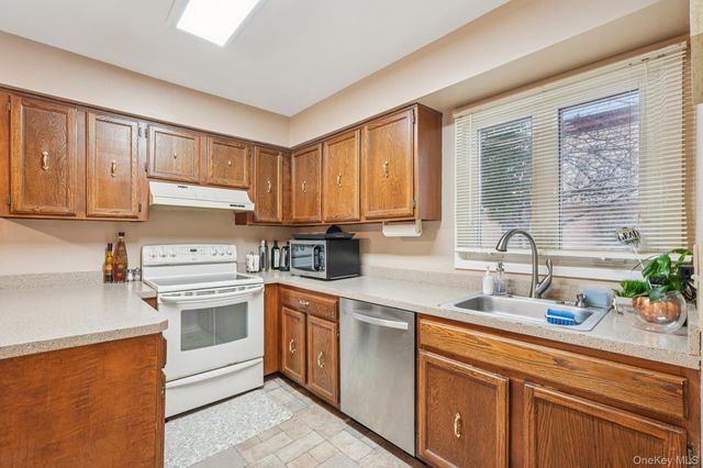 12 Heritage Drive B, New City, NY 10956