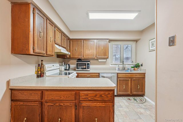 12 Heritage Drive B, New City, NY 10956