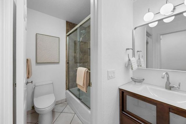 320 Vallejo Drive 30, Millbrae, CA 94030