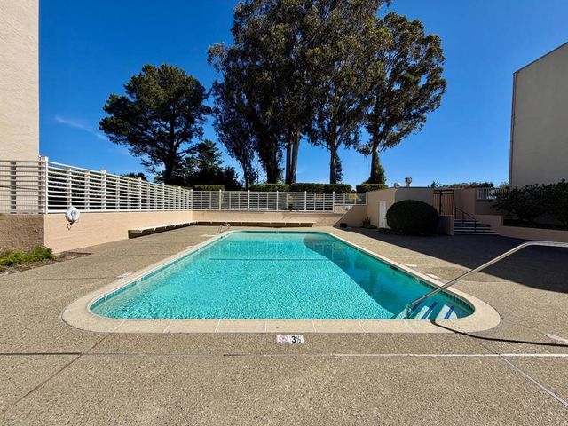 320 Vallejo Drive 30, Millbrae, CA 94030