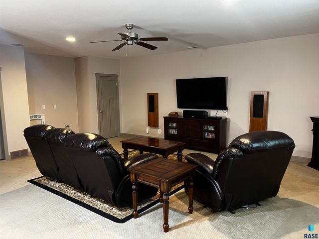 1100 Miah St Street, Harrisburg, SD 57032