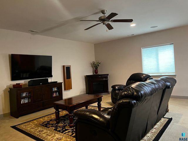 1100 Miah St Street, Harrisburg, SD 57032