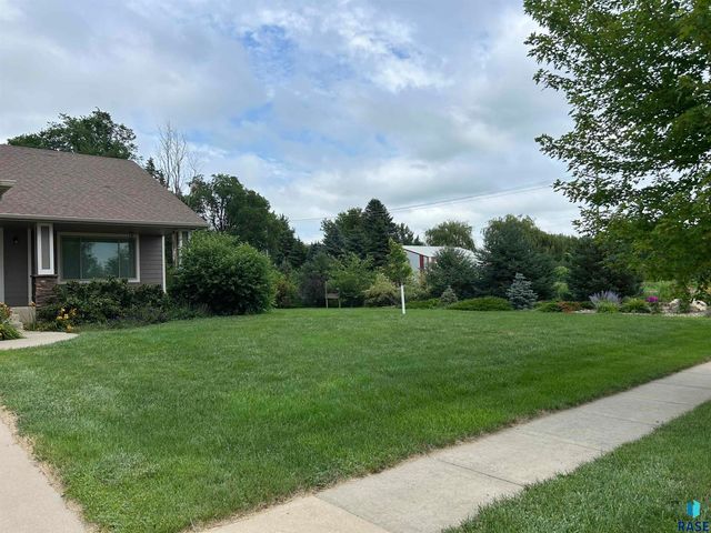 1100 Miah St Street, Harrisburg, SD 57032