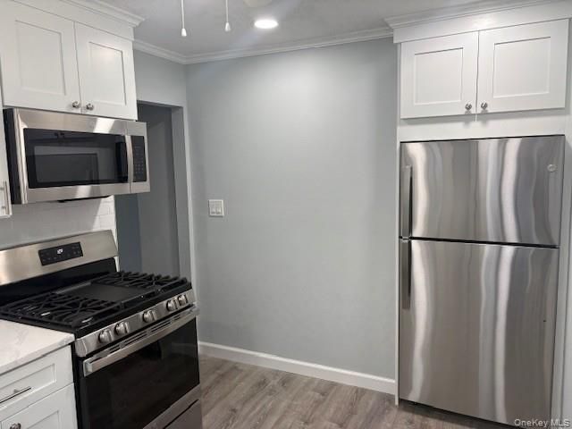 842 N Wellwood Avenue, Lindenhurst, NY 11757