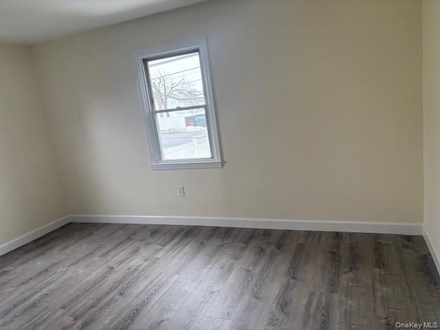 842 N Wellwood Avenue, Lindenhurst, NY 11757
