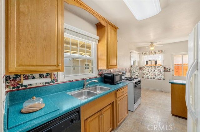 2353 Stanbridge Avenue, Long Beach, CA 90815