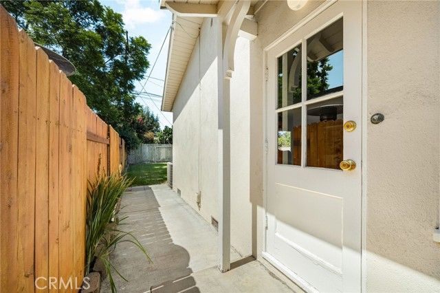 2353 Stanbridge Avenue, Long Beach, CA 90815