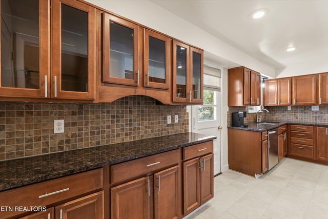 4912 Spring Creek Rd, Knoxville, TN 37920