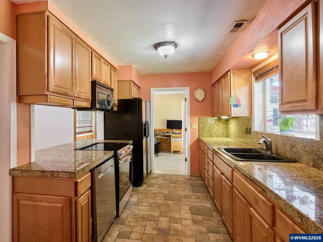 14653 Ottaway Rd NE, Aurora, OR 97002