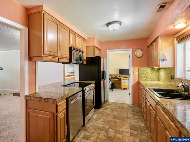 14653 Ottaway Rd NE, Aurora, OR 97002