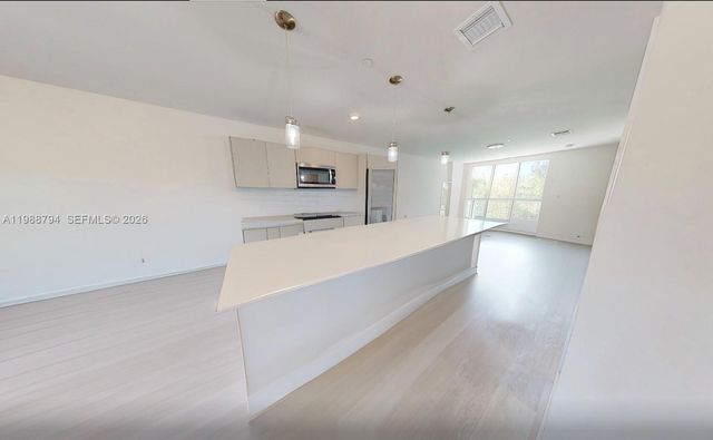 2505 NE 193rd St 4208, Miami, FL 33180