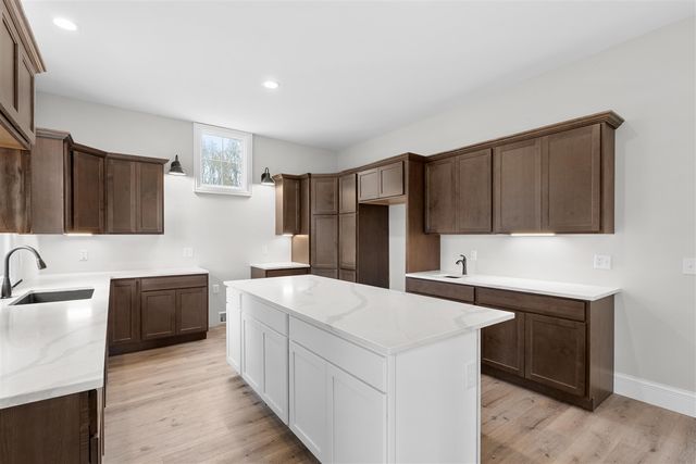 135 Golfview Drive, Plainwell, MI 49080