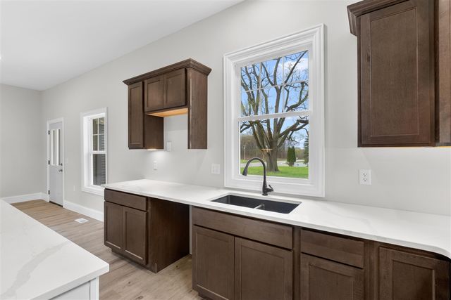 135 Golfview Drive, Plainwell, MI 49080