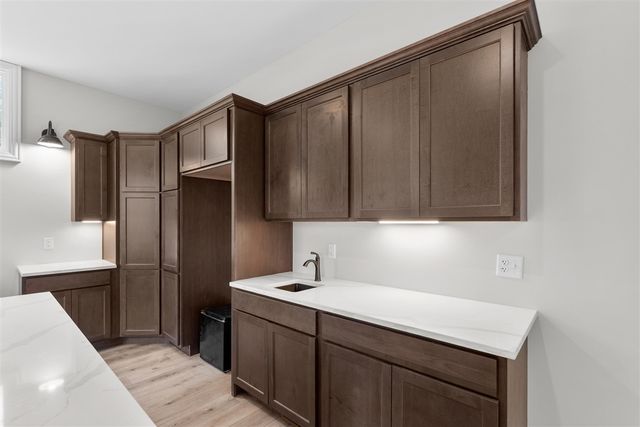 135 Golfview Drive, Plainwell, MI 49080