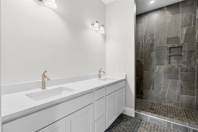 135 Golfview Drive, Plainwell, MI 49080