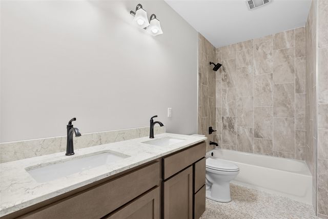 135 Golfview Drive, Plainwell, MI 49080