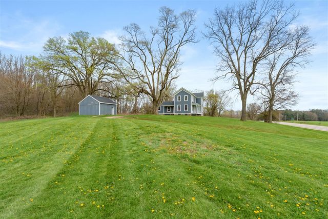 135 Golfview Drive, Plainwell, MI 49080