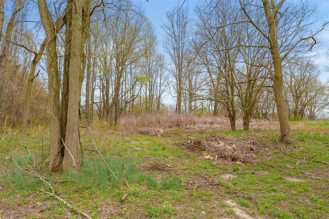 135 Golfview Drive, Plainwell, MI 49080