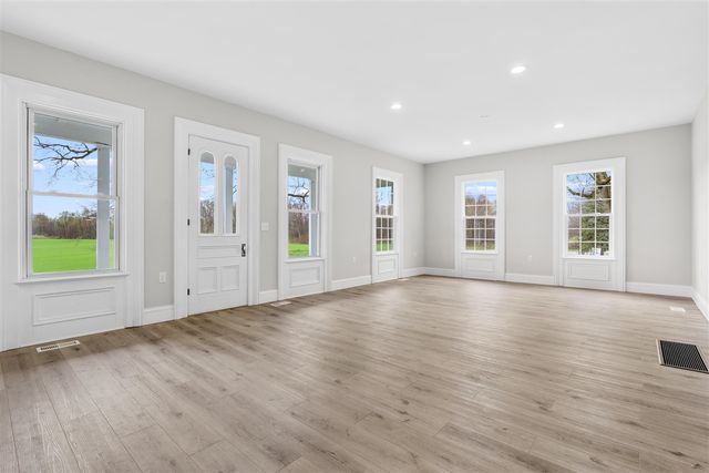 135 Golfview Drive, Plainwell, MI 49080