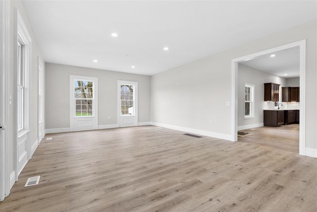 135 Golfview Drive, Plainwell, MI 49080