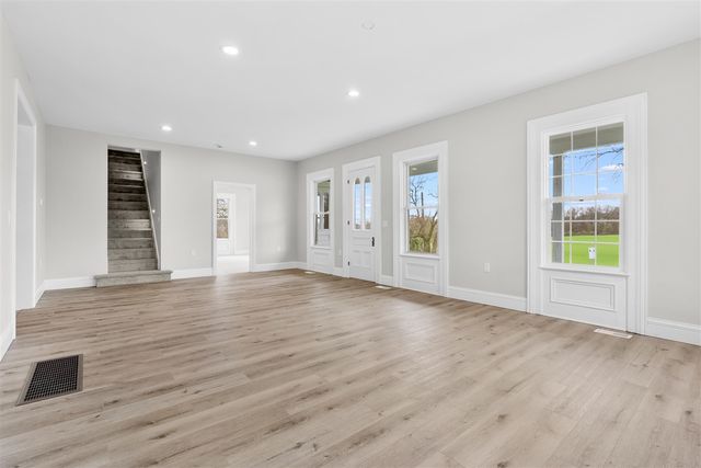 135 Golfview Drive, Plainwell, MI 49080