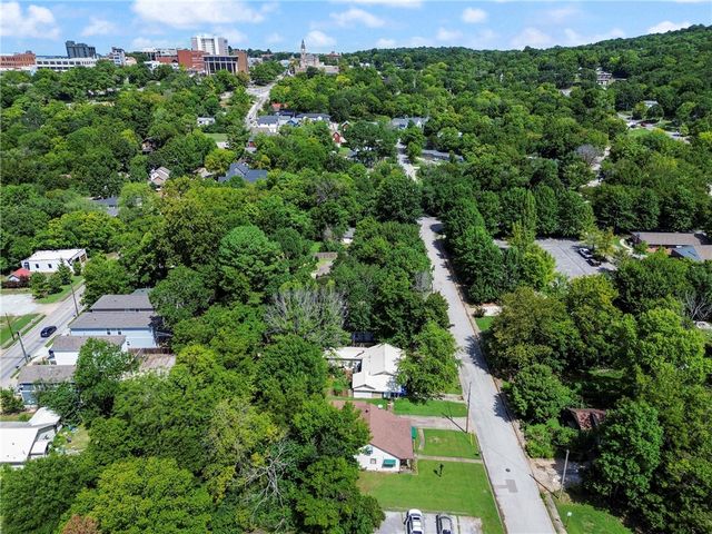 517 S Washington Avenue, Fayetteville, AR 72701