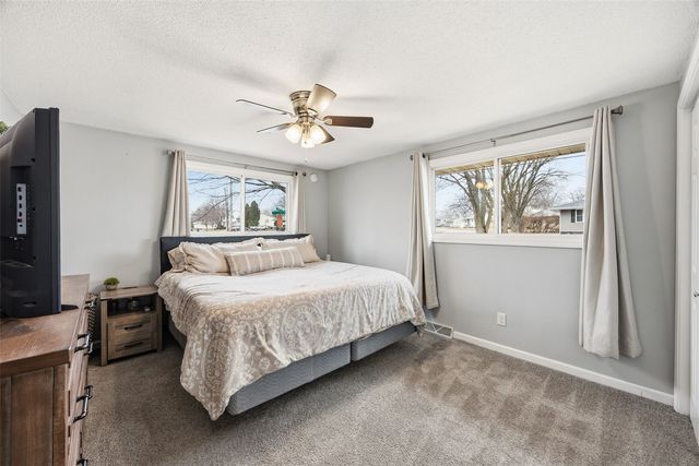 95 E Zeller Street, North Liberty, IA 52317