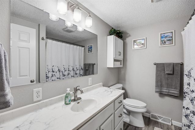 95 E Zeller Street, North Liberty, IA 52317