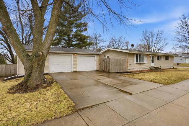 95 E Zeller Street, North Liberty, IA 52317