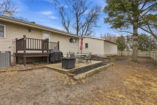 95 E Zeller Street, North Liberty, IA 52317